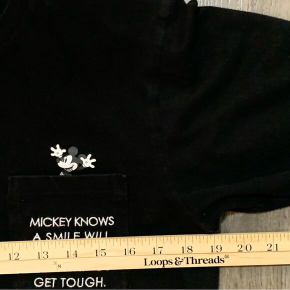 DISNEY Mickey Mouse Pocket Graphic Small Black (Mickey knows). - Picture 8 of 11
